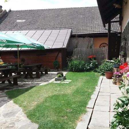 Kamenny Dvur *
